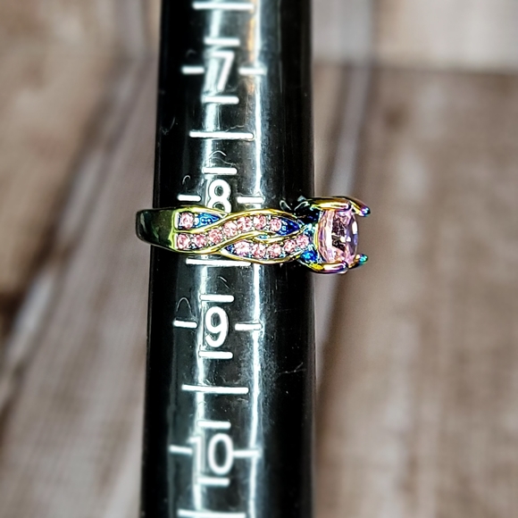 Women's Ring Size 8 - Picture 5 of 5